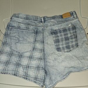 American Eagle Plaid Mom Shorts